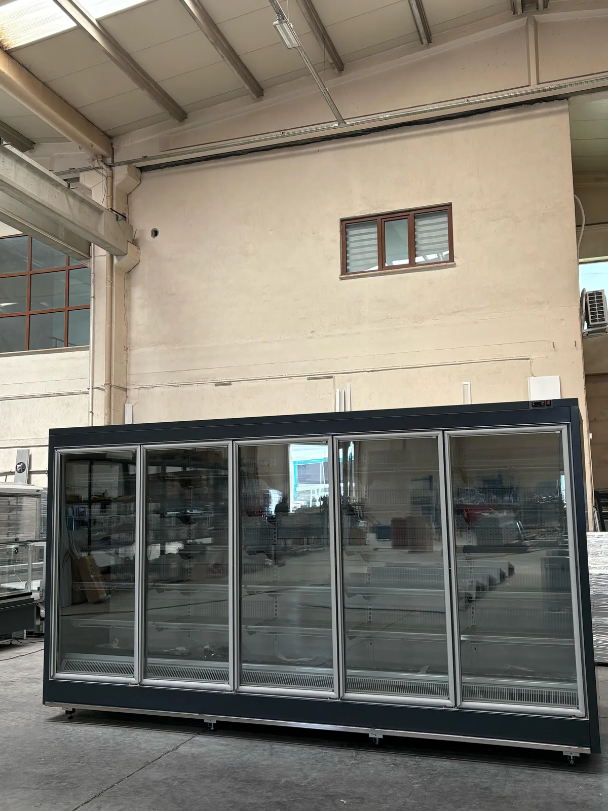 ثلاجة بباب زجاجي — Yaşarsan Refrigerating