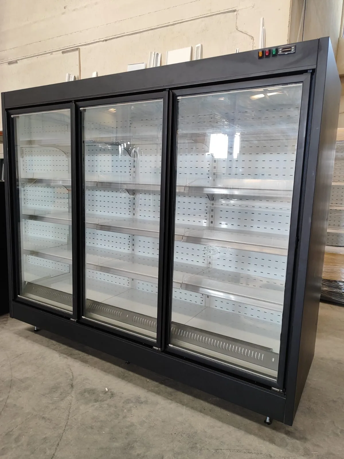 ثلاجة بباب زجاجي — Yaşarsan Refrigerating