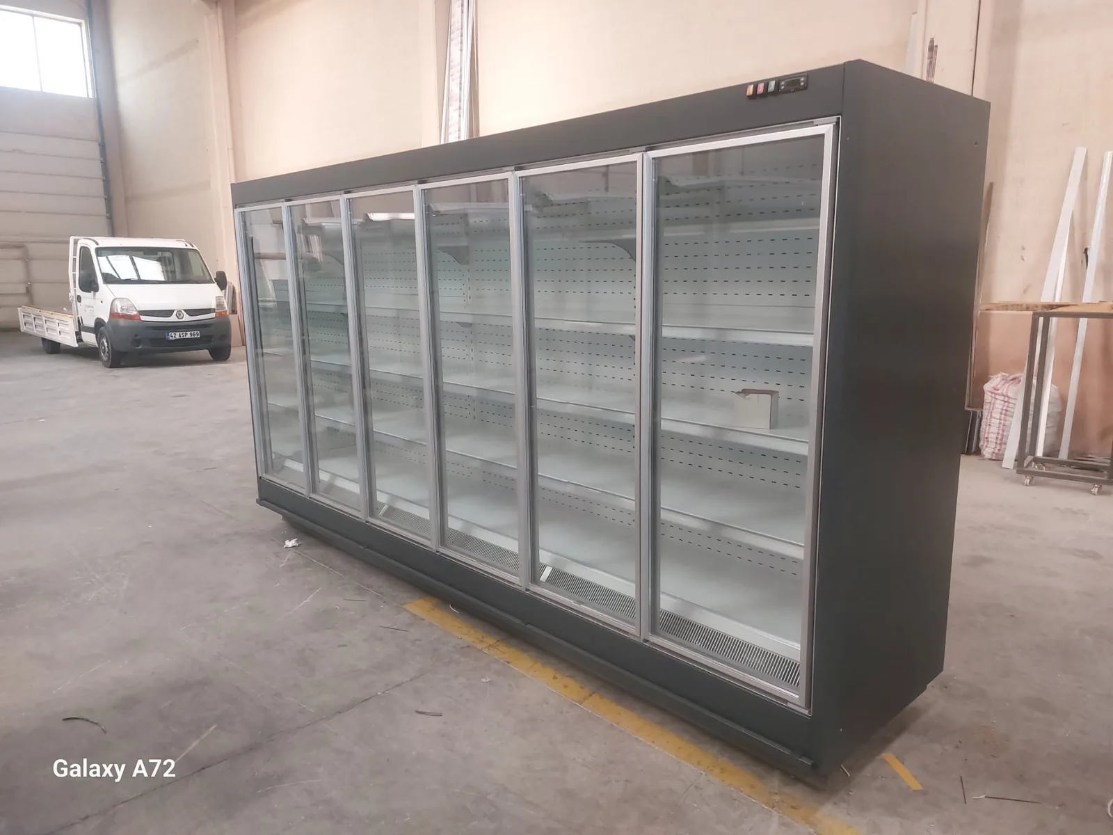 ثلاجة بباب زجاجي — Yaşarsan Refrigerating