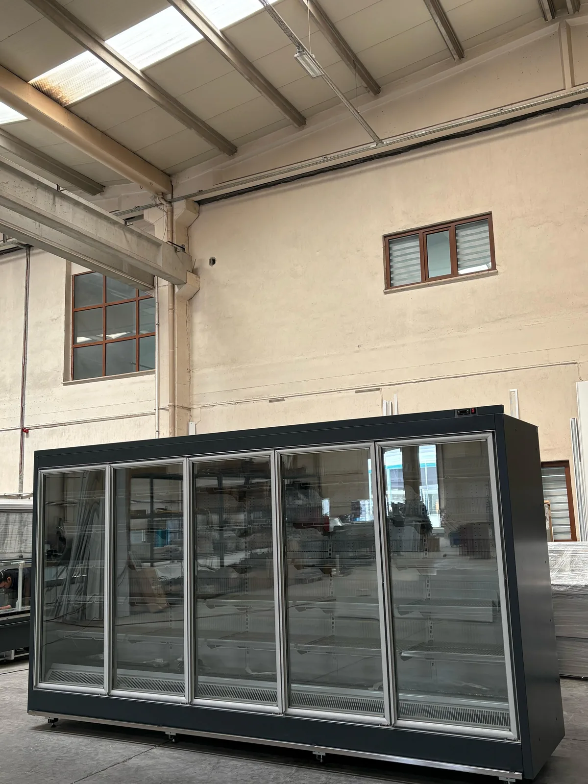 ثلاجة بباب زجاجي — Yaşarsan Refrigerating